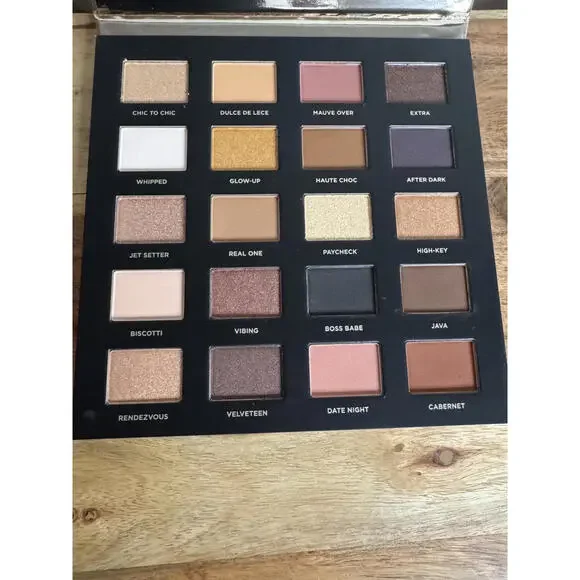 NWOT Iconic London Booming & Gleaming Eyeshadow Palette – Perfect for Fall‎ - Picture 5 of 6
